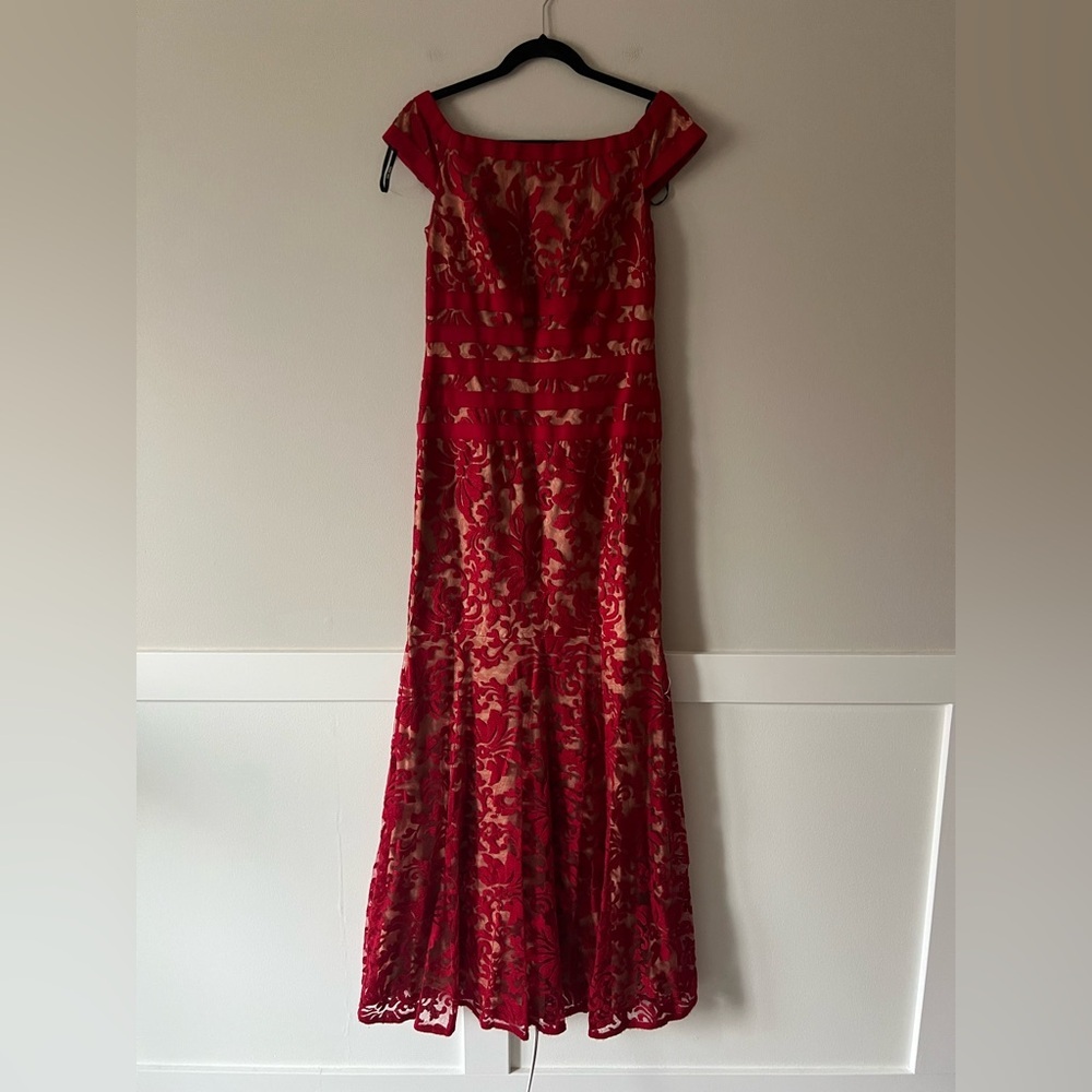 Tadashi Shoji Red Floral Lace Off-Shoulder Gown Size 6